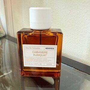 Korres Cashmere Kumquat Eau De Toilette - Amber and White